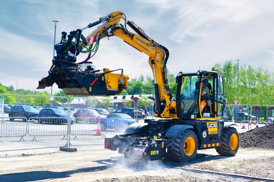 拓！JCB Pothole助客戶贏得道路維護新業(yè)務(wù)！